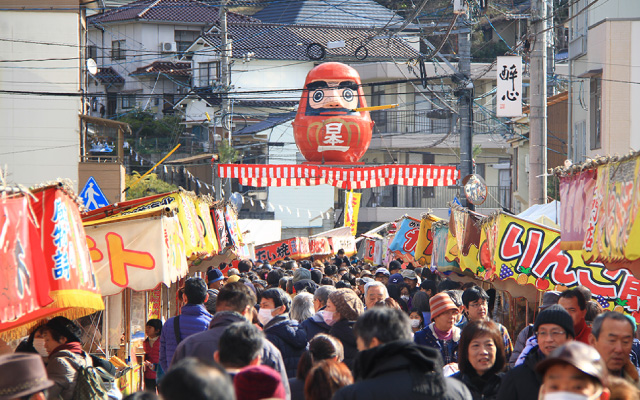 シンボルの日本一大だるま