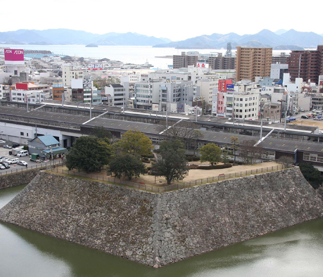 JR三原駅北隣に遺る三原城天主台跡