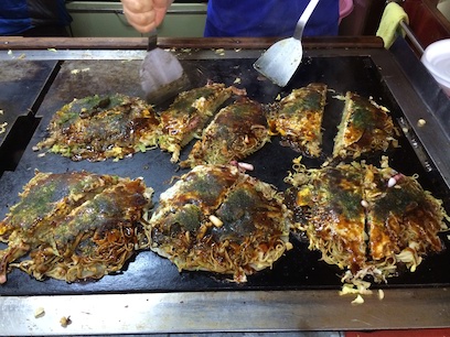 おすすめはオーケストラ焼（豚肉・水いか・のしいか・たまご入り）